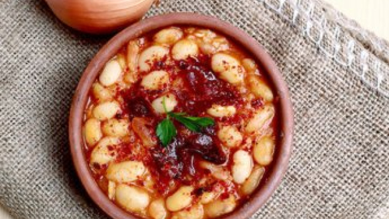 Pastırmalı Kuru Fasulye Tarifi