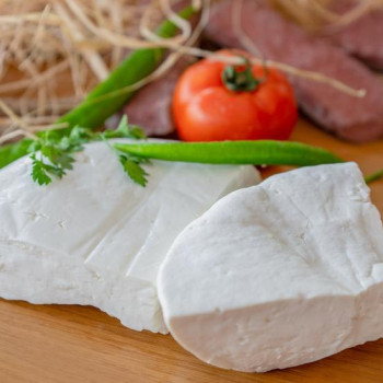 Salamura Ergani Peyniri